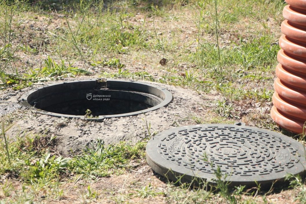 У Дніпрі продовжують очищувати зливову каналізацію: де кипить робота - рис. 3