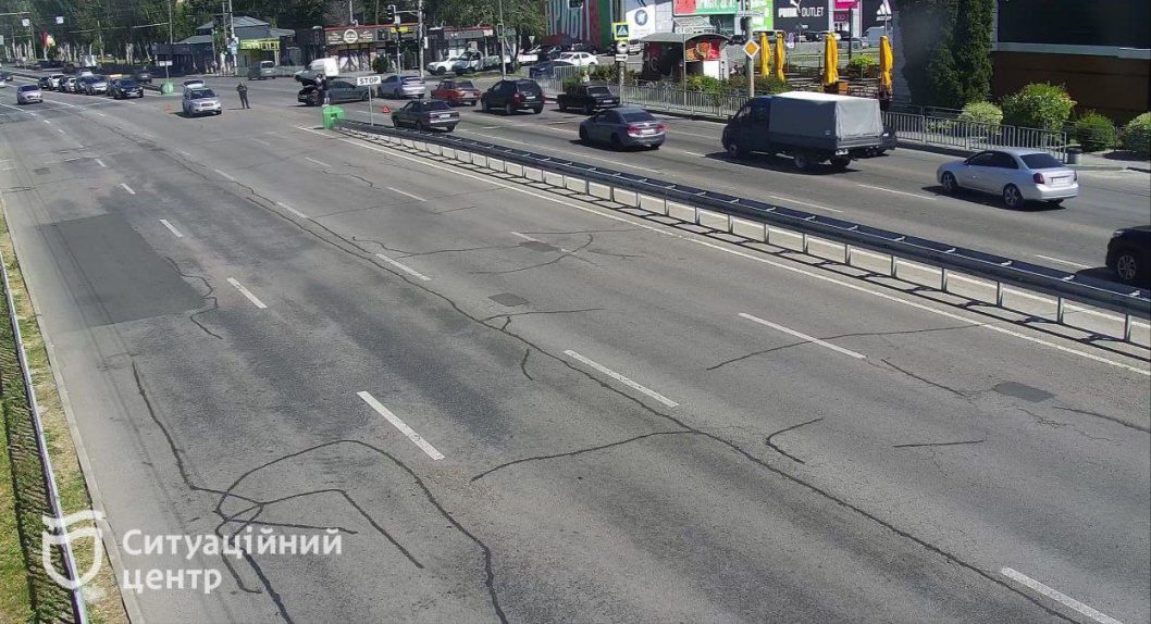 У Дніпрі ускладнено рух через аварію на перехресті вулиць Набережно Заводській та Кондратюка