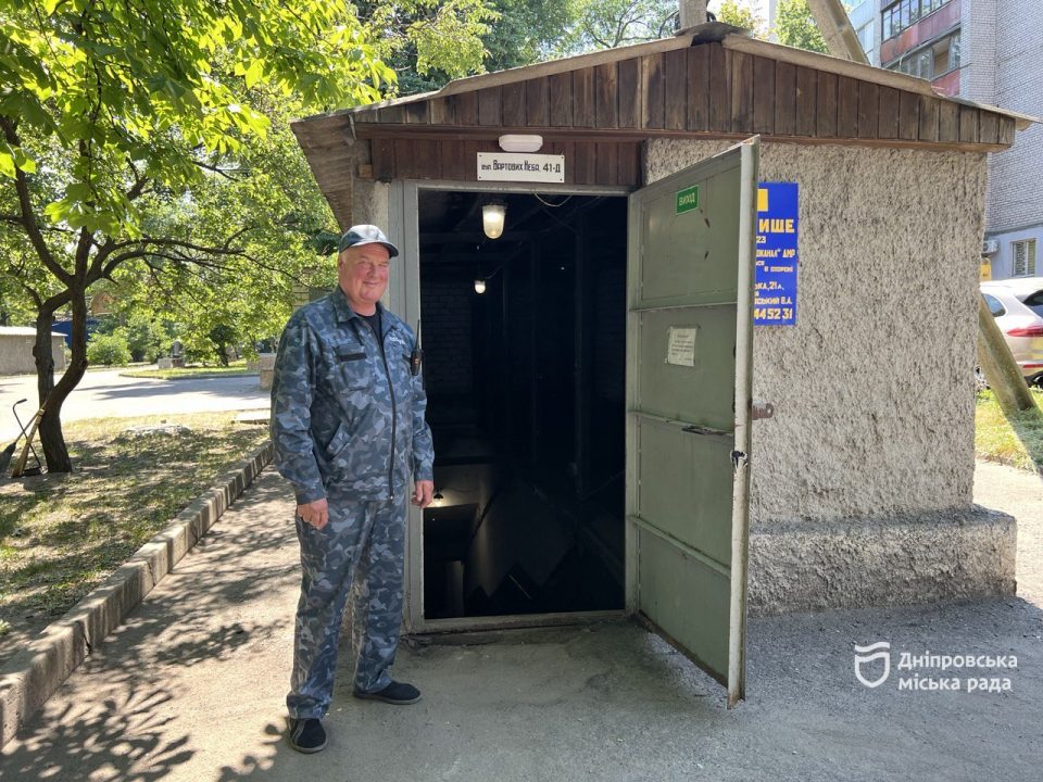 У Дніпрі на вулиці Фабра ремонтують каналізаційну систему - рис. 2