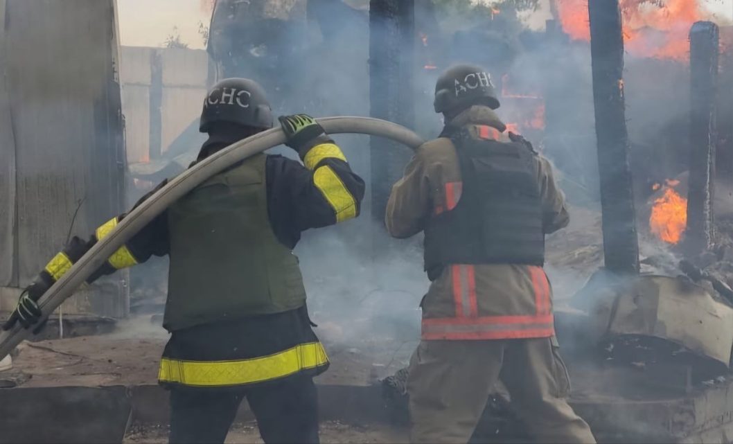 Постраждав 56-річний чоловік: ворог здійснив півтора десятки атак по Нікопольщині