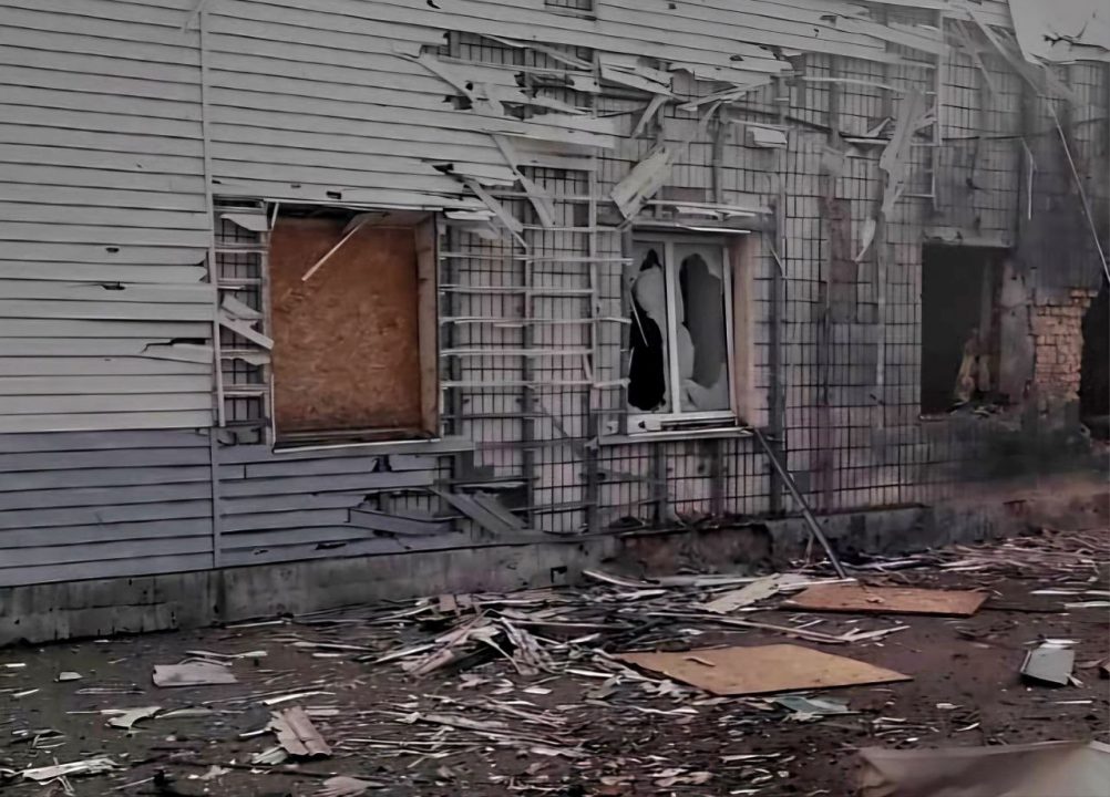 Російські окупанти обстріляли Нікопольщину: є постраждалий та руйнування 