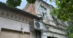 Пошкоджені приватний будинок та ЛЕП: вночі ворог випустив десяток артснарядів по Нікополь