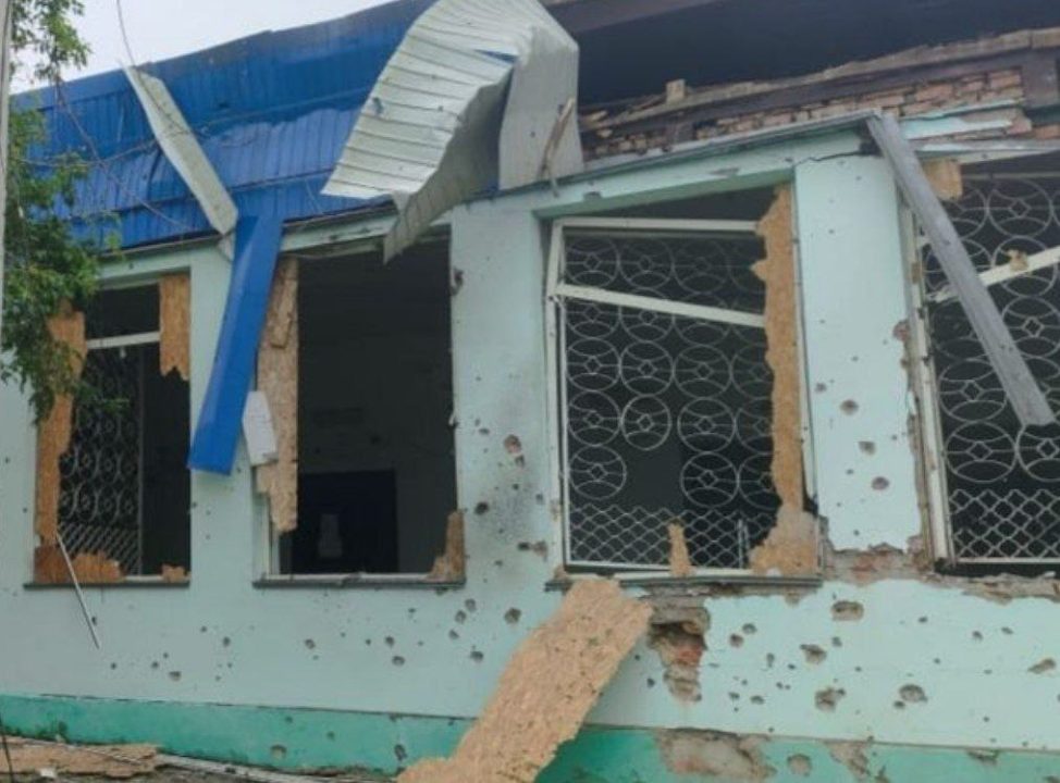 Росіяни обстріляли Нікополь із важкої артилерії: поранень зазнали двоє чоловіків