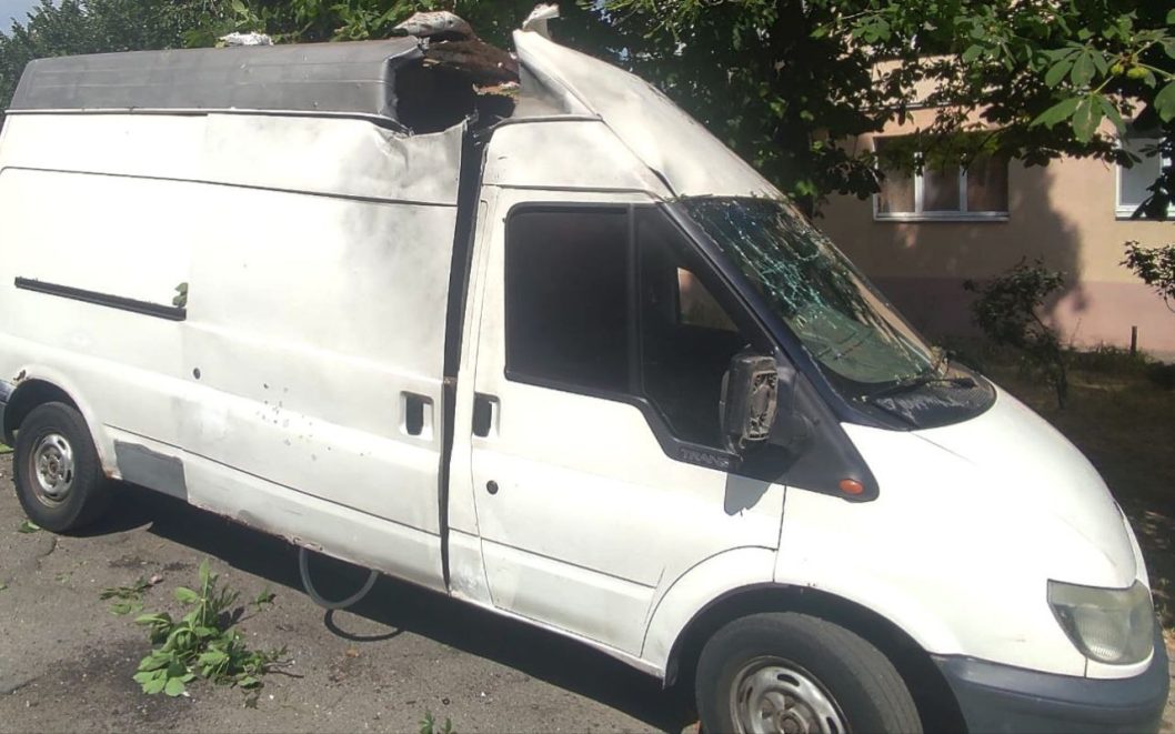 Цілий день окупанти гатили по Нікопольщині: постраждав 17-річний хлопець