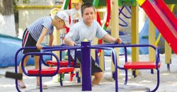 В Днепре женщина загрязнила фекалиями детскую площадку - рис. 12