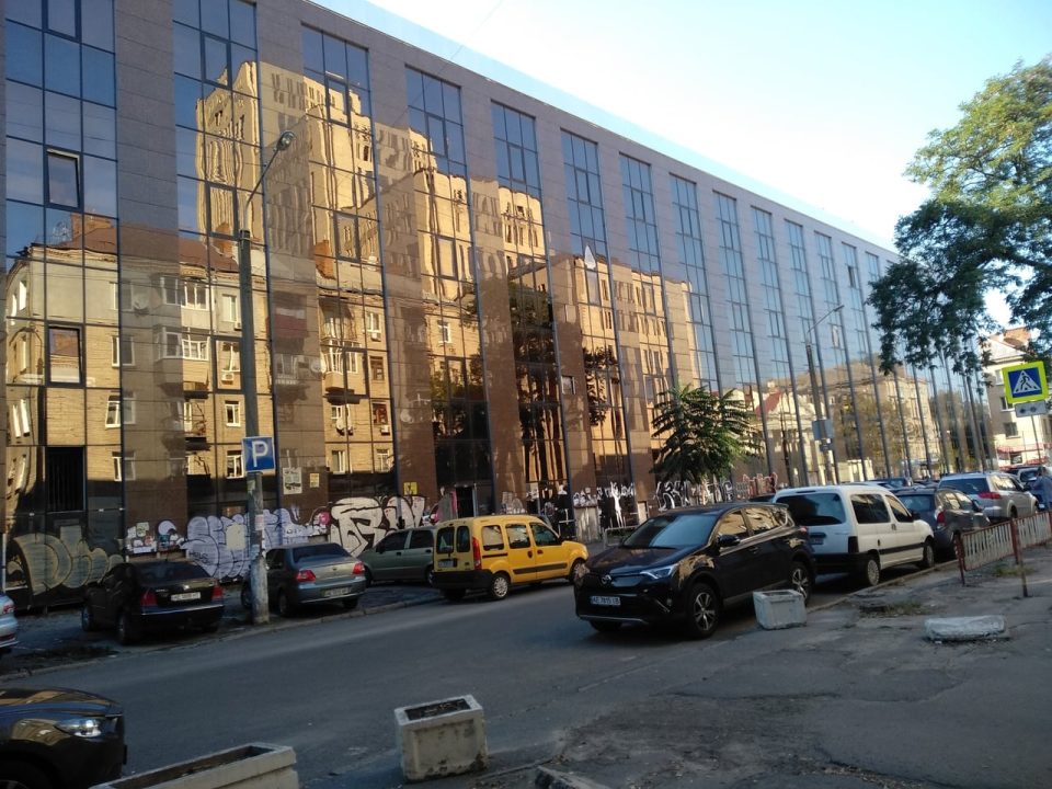 Про Дніпро: історія будівлі швейної фабрики "Мрія"