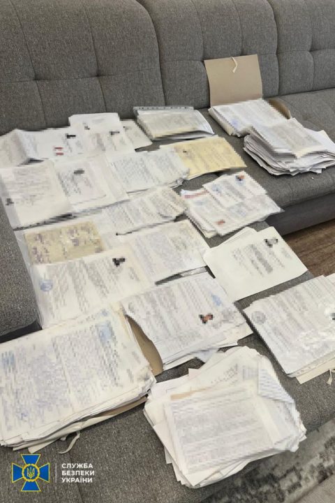 На Дніпропетровщині викрили очільника ТЦК, який продавав документи про "непридатність" до служби