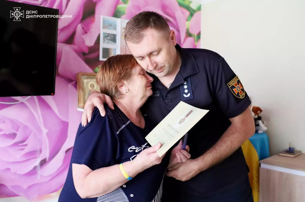 Пресофіцерку ДСНС Дніпропетровщини Євгенію Дудку посмертно нагородили відзнакою «За оборону України» - рис. 4