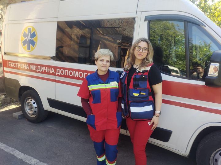 На Дніпропетровщині врятували чоловіка, якого вдарило напругою у 6 тис. вольт