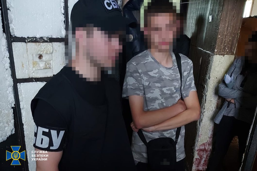 В Днепре задержали банду, члены которой поджигали авто бойцов ВСУ по заказу оккупантов - рис. 1