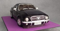 Дніпровський кондитер приготував торт у вигляді автомобіля Ford Mustang
