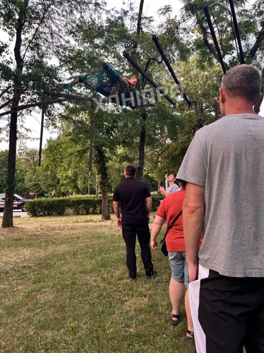 У Дніпрі підлітки зірвались з канатної дороги