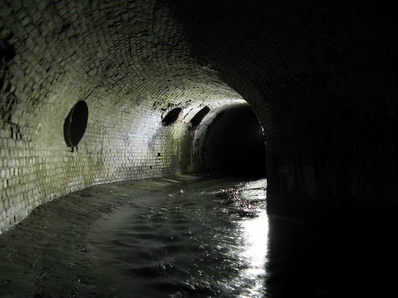 Про Дніпро: історія підземної річки Жабокряч