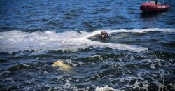 В Одесі водолази знайшли тіло поліцейської, яку знесло хвилею з пірса - рис. 13