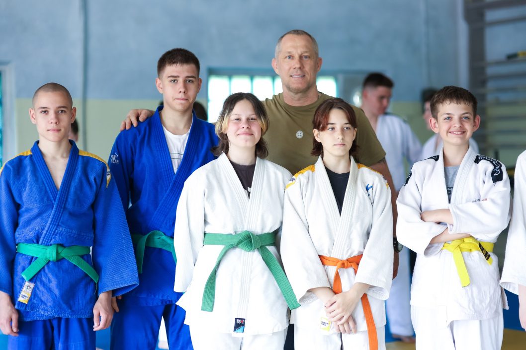 Выдающийся тренер по дзюдо из Каменского Александр Кравцов отметил 80-летний юбилей - рис. 1