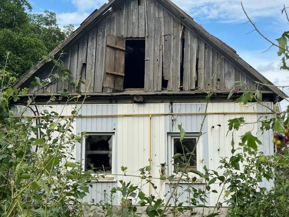 Внаслідок російських обстрілів у Нікополі постраждали три жінки - рис. 2