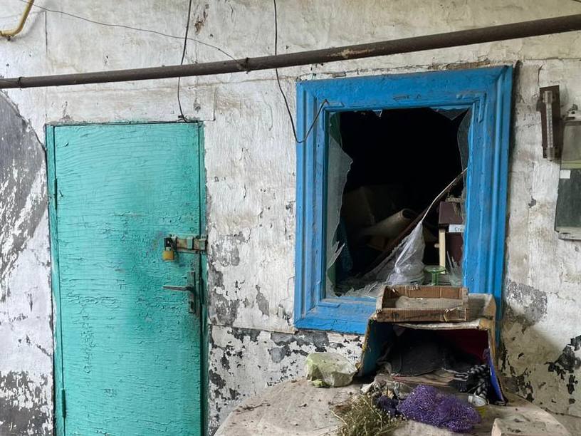 Внаслідок російських обстрілів у Нікополі постраждали три жінки - рис. 5