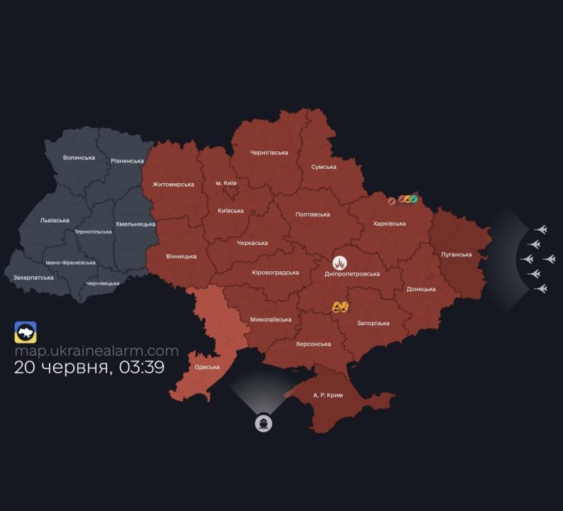 Взрывы в Днепре: российские захватчики совершили ракетную атаку - рис. 1