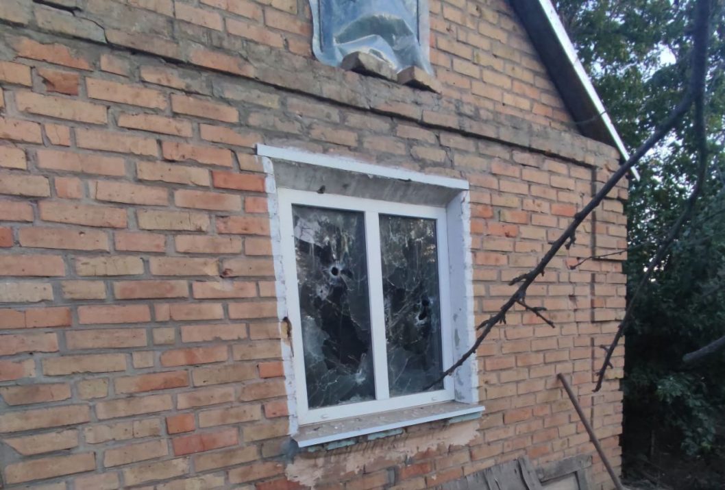Пошкоджені будинки, гаражі та ЛЕП: ворог атакував Нікопольщину та Покровську громаду Дніпропетровщини - рис. 2