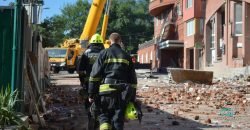 Разрушены 4 этажа, 5 человек считаются пропавшими: продолжается ликвидация ракетного удара по многоэтажке в Днепре - рис. 12