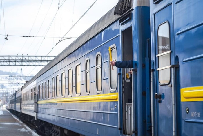 Потяг Хелм – Дніпро до кінця літа курсуватиме зі змінами - рис. 1