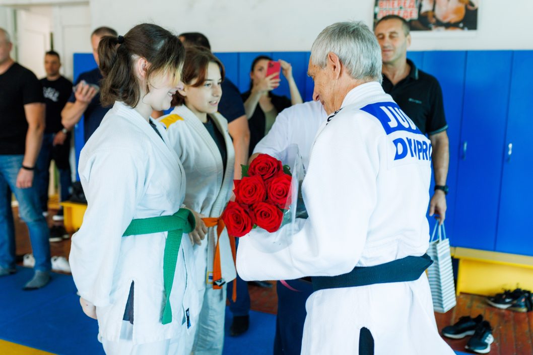Выдающийся тренер по дзюдо из Каменского Александр Кравцов отметил 80-летний юбилей - рис. 6