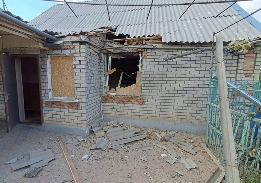 Понівечені інфраструктурні об’єкти, будинки, ЛЕП: агресор 14 разів атакував Нікопольщину