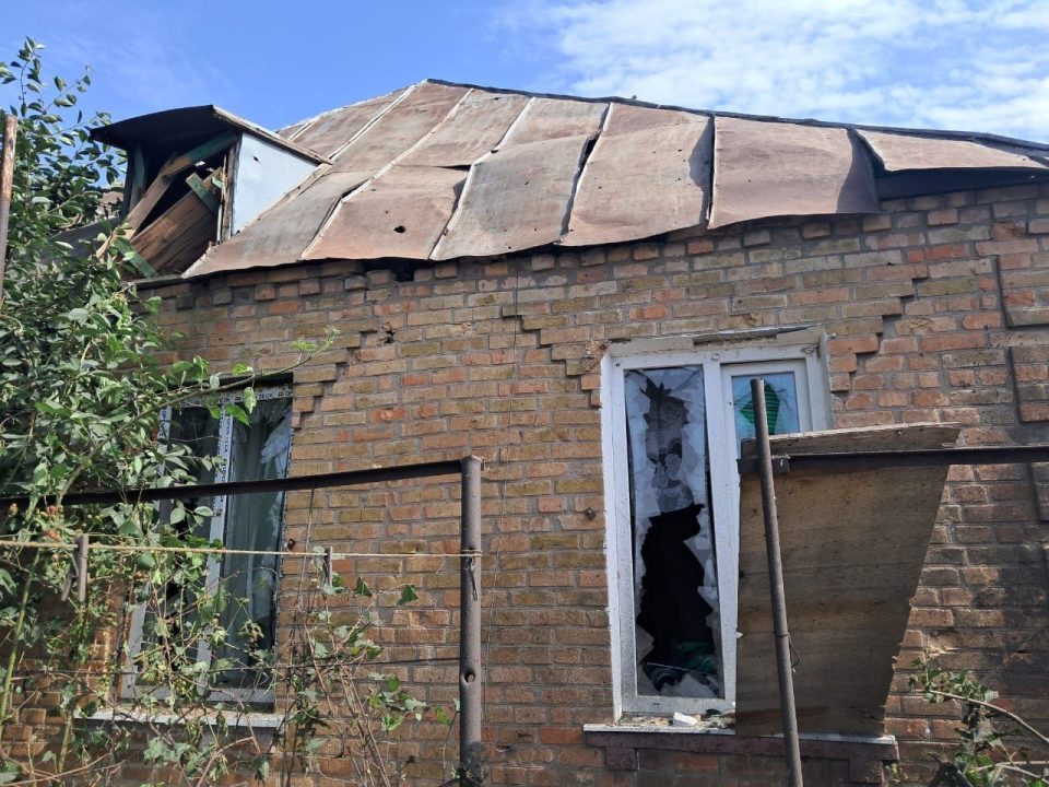 Росіяни обстріляли Нікополь із артилерії, поранено 87-річну жінку