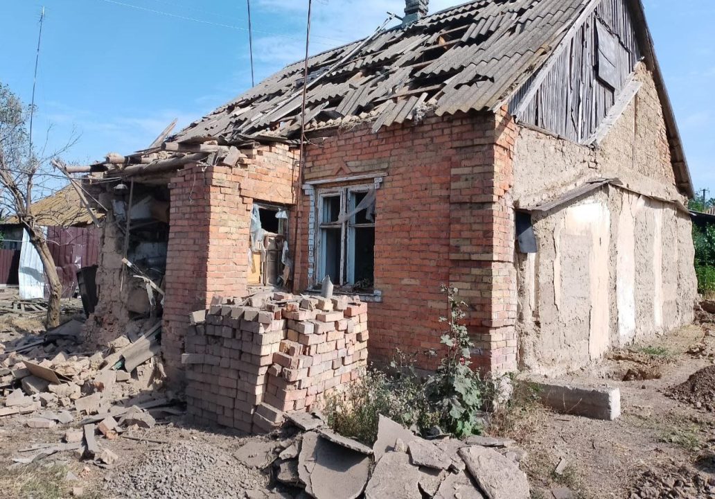 Росіяни обстріляли Нікополь із артилерії, поранено 87-річну жінку