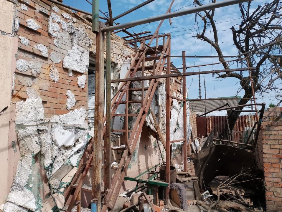 Росіяни обстріляли Нікополь із артилерії, поранено 87-річну жінку