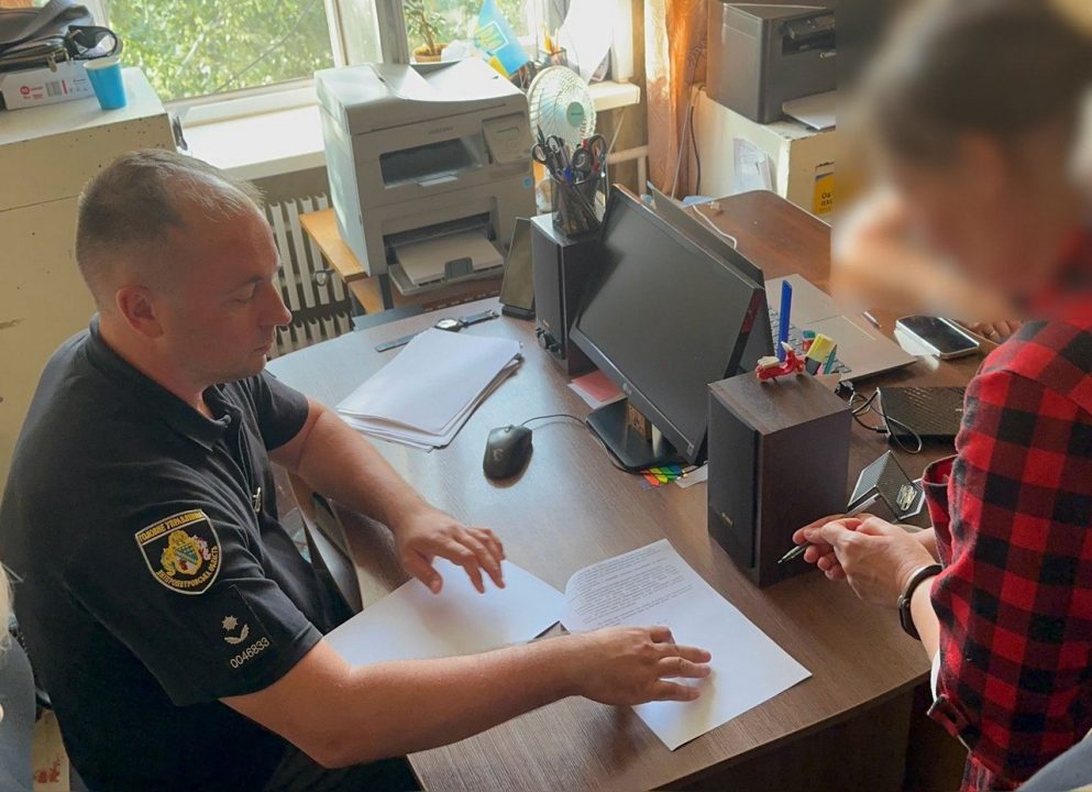 У Кривому Розі затримали матір, яка вбила та забетонувала власну доньку у валізі: їй загрожує довічне - рис. 1