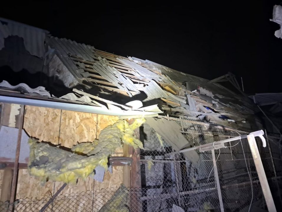 Постраждала жінка, понівечені будинки: росіяни обстріляли Нікопольщину