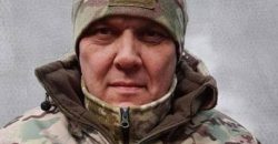 Ушел добровольцем на фронт: в Днепре провели в последний путь защитника Сергея Лысогора - рис. 17