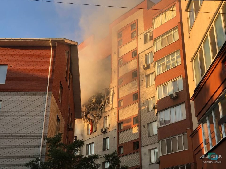 "Приехали и поняли, что квартиры нет": жители ракетной атаки по дому в Днепре - рис. 6
