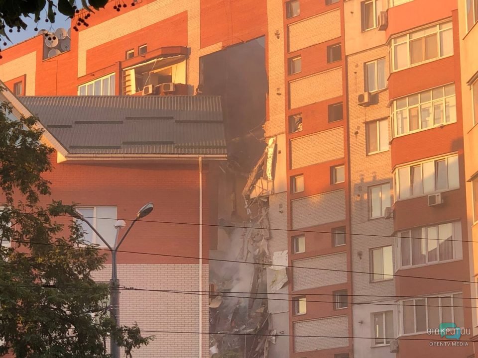 "Приехали и поняли, что квартиры нет": жители ракетной атаки по дому в Днепре - рис. 8
