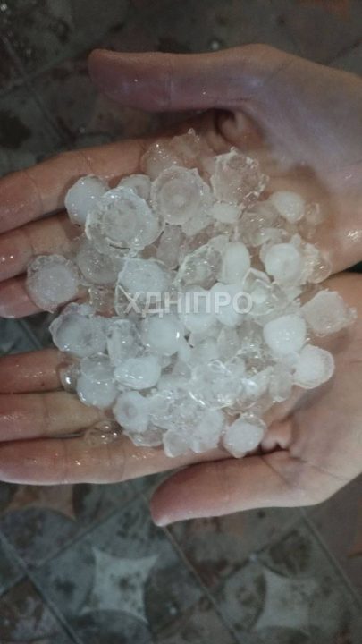 На Дніпропетровщині пройшов дощ з градом