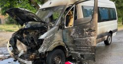 Російські окупанти поцілили дроном по маршрутці у Нікополі: постраждали чотири людини - рис. 6