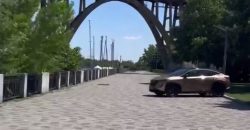 В Днепре водитель припарковал автомобиль на пешеходной зоне Сичеславской Набережной - рис. 11