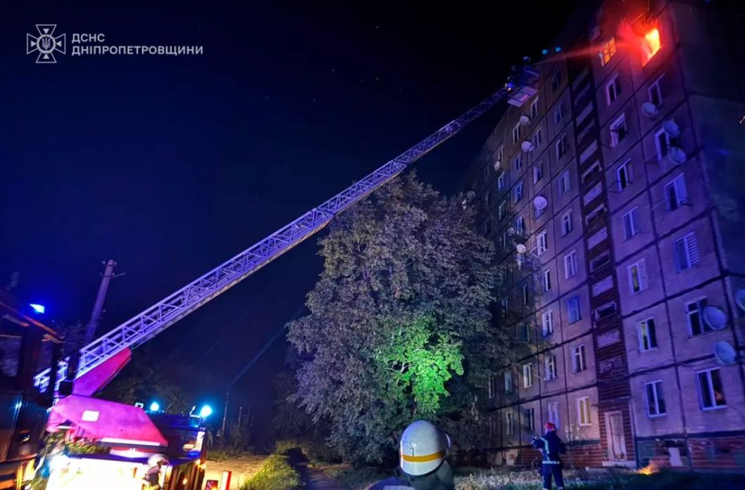 На Дніпропетровщині під час пожежі врятували жінку з задимленої квартири