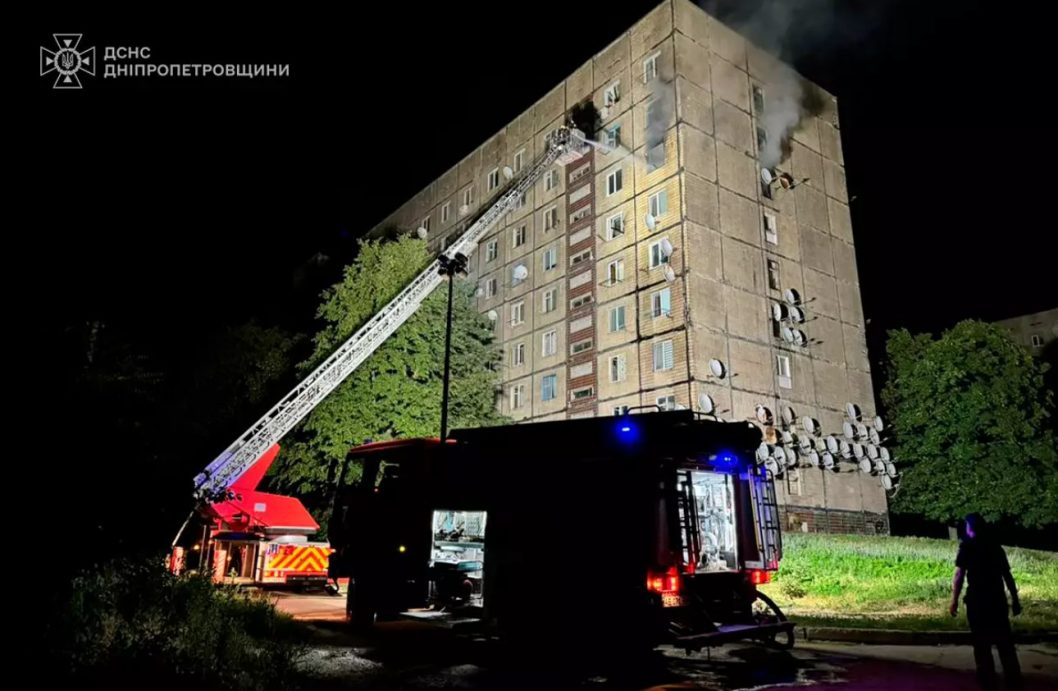 На Дніпропетровщині під час пожежі врятували жінку з задимленої квартири