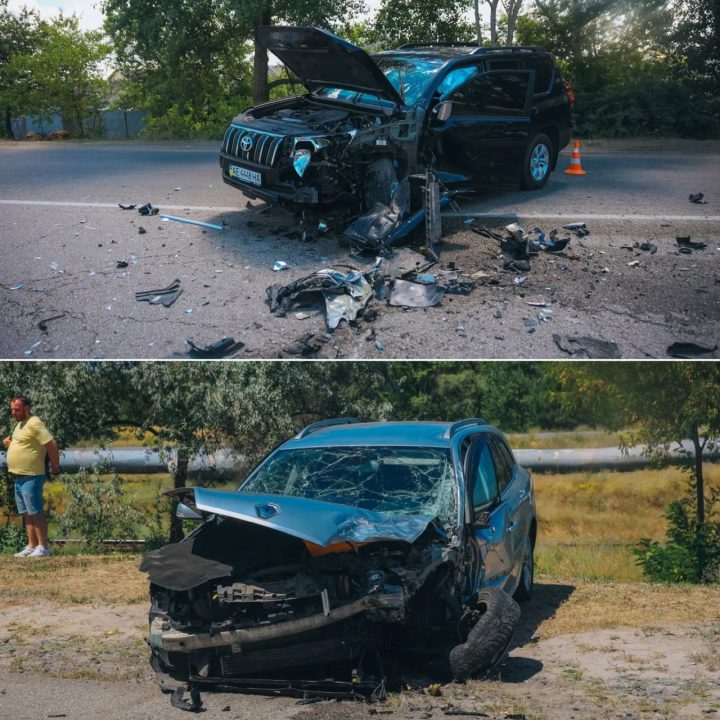 Лобове зіткнення: на Дніпропетровщині не поділили дорогу легковики, обидва водії отримали травми