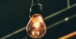 Жителька Дніпра створила петицію щодо "нерівномірного" розподілу електроенергії в місті