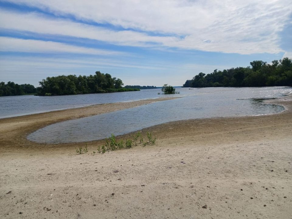 На Дніпрі з’являються нові острови: науковці досліджують процеси формування