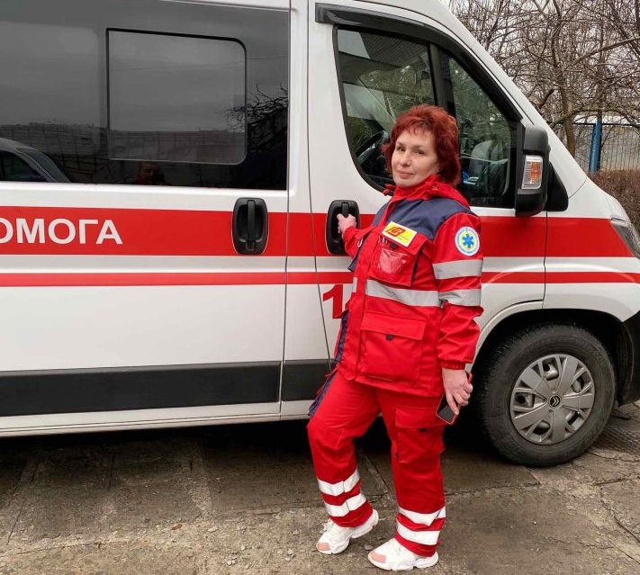 На Дніпропетровщині чоловік напав з ножем на відвідувачів бару, постраждали двоє осіб