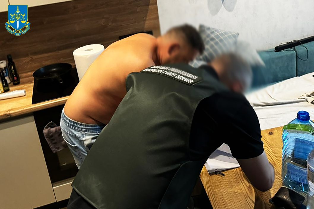 У Дніпрі трьом особам інкримінують завдання збитків державі на 850 тис. грн через махінації з постачанням дров для ЗСУ