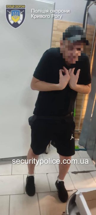 На Днепропетровщине нетрезвый мужчина разнес магазин с алкоголем - рис. 1