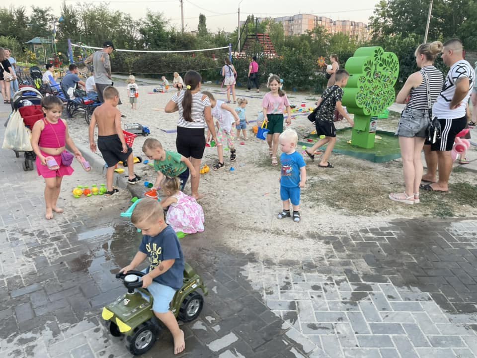 У Кривому Розі невідомі поцупили дитячі автомобілі