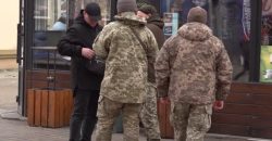 У ТЦК прокоментували інцидент із затриманням цивільного у Дніпрі - рис. 15