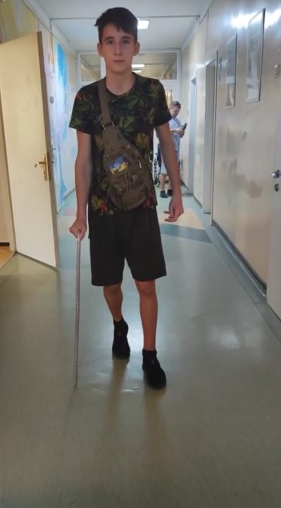 Дніпровські лікарі успішно реабілітували юнака після серйозної ДТП