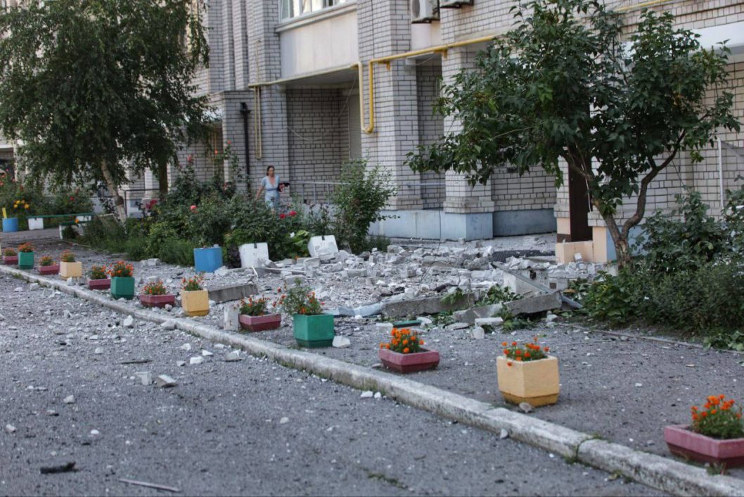 Поврежден дом и разрушено СТО: последствия ракетного удара окупантов по Днепру - рис. 2